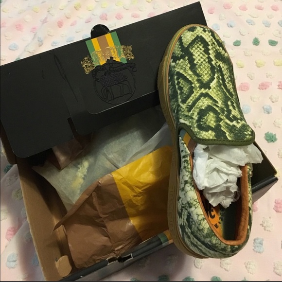 L.A.M.B. Shoes - L.A.M.B royal elastics sneakers New in box!!